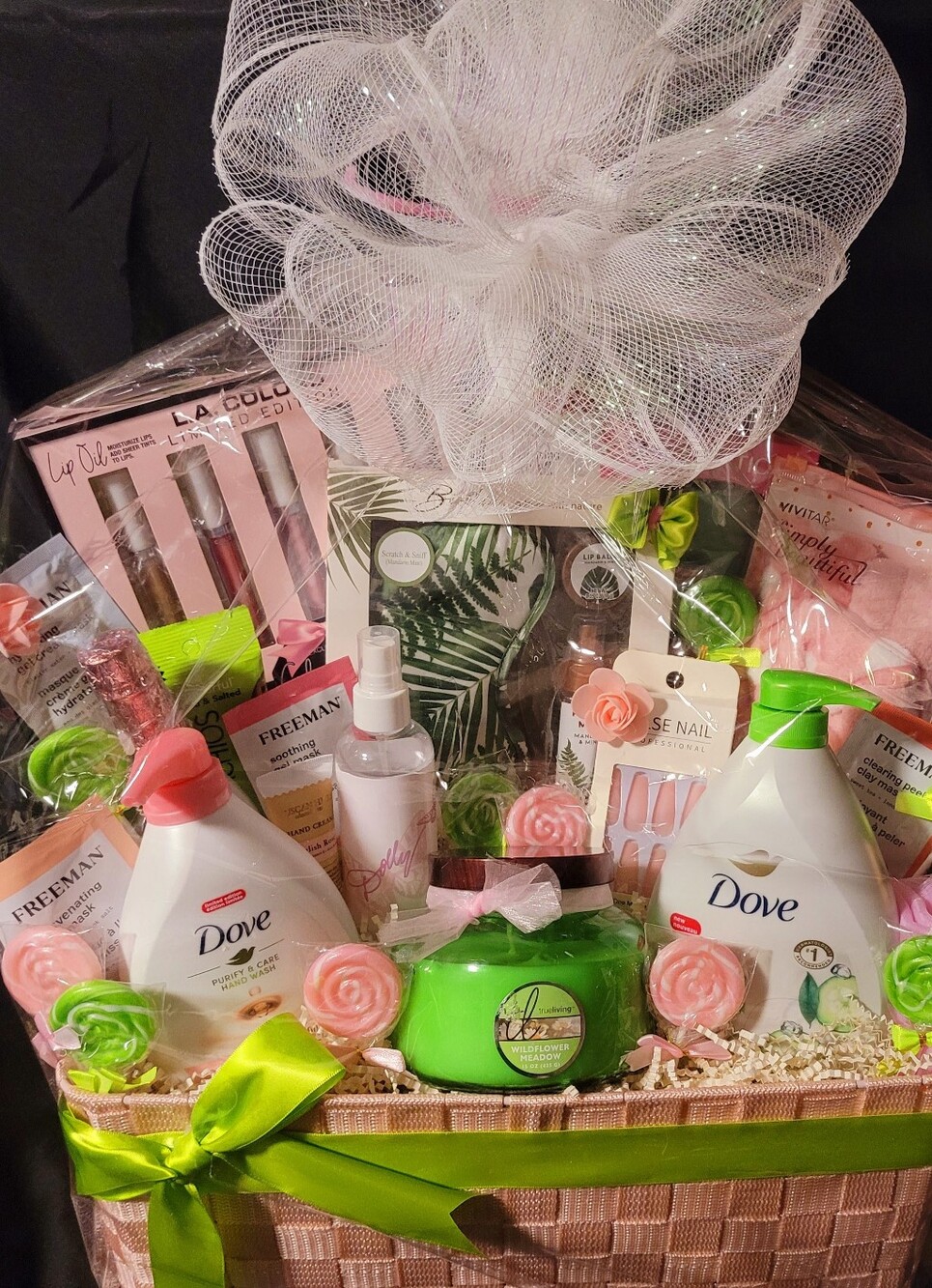Dove Pink & Green Body Wash Gift Basket — Nourishing Women’s Bath Set